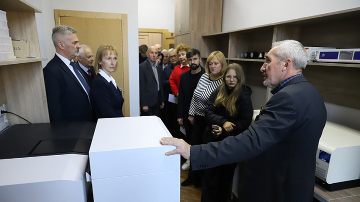 Фото з відкриття лабораторії