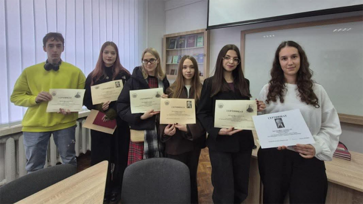 Фото із вручення сертифікатів