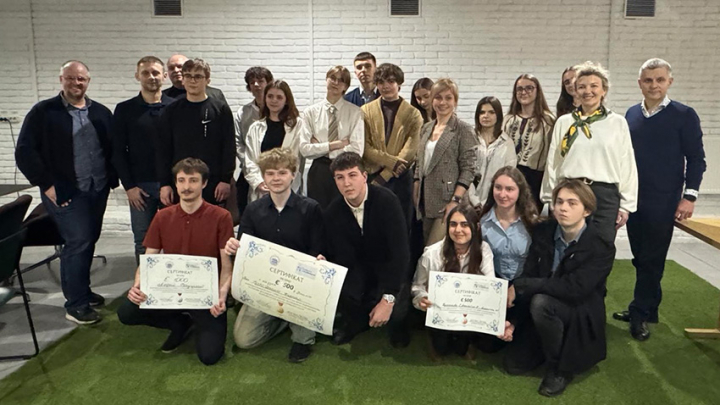 Фото з нагородження переможців