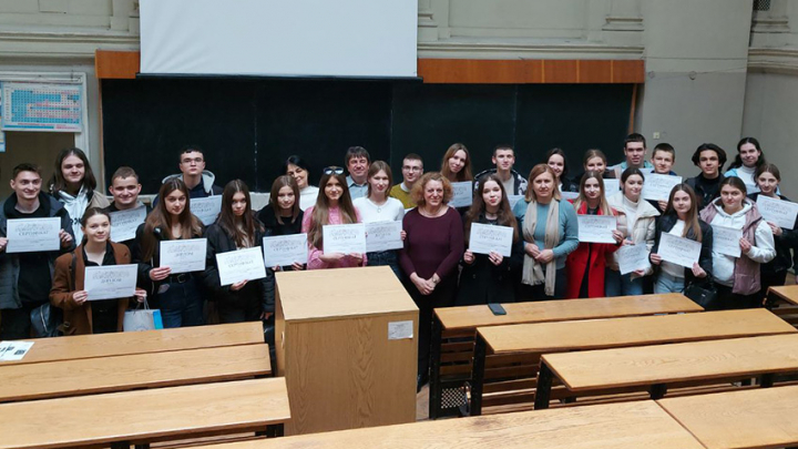 Фото з нагородження переможців олімпіади