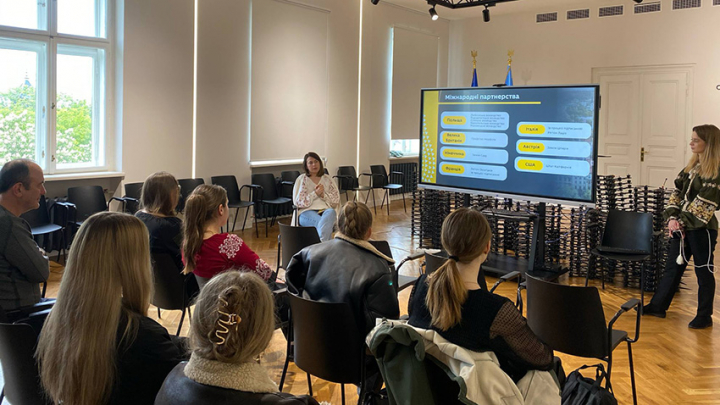 Фото з відвідин ЛОВА