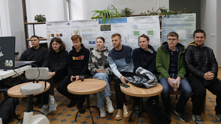 Фото із заходу