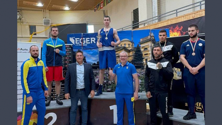 Фото з нагородження переможців змагань