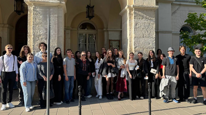 Фото з відвідин театру