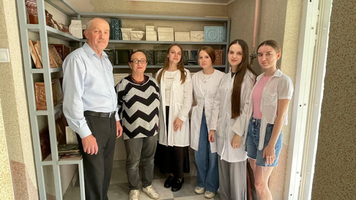 Фото із заходу