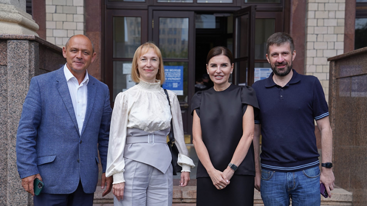 Фото з візиту до ХНУ