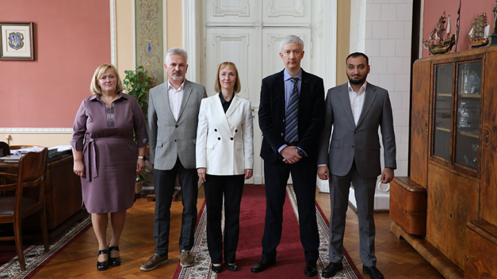 Фото з підписання меморандуму про співпрацю