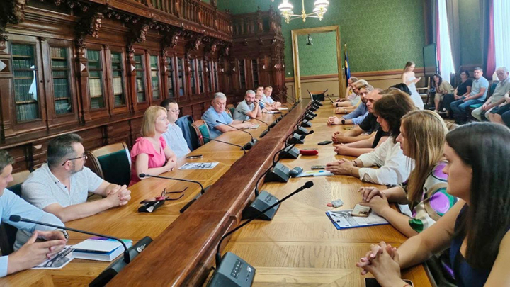 Фото із круглого столу