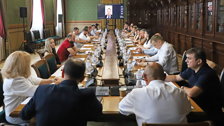 Фото із круглого столу